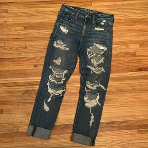 Distressed cropped jeans